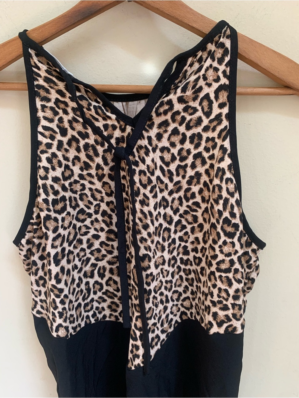 Hailey Leopard Animal Print Black Tan Tie Back Halter Tank Top Sz Large - Picture 5 of 6